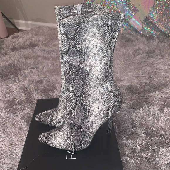 Fashion Nova Boots - Picture 1 of 8